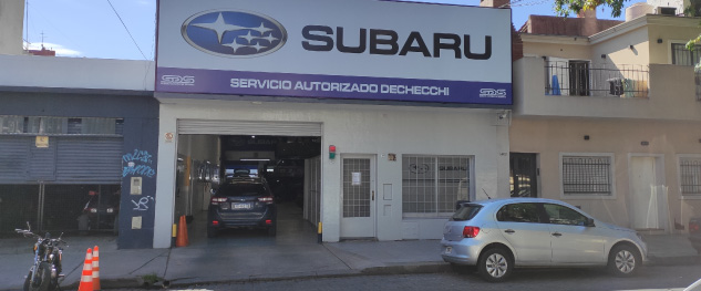 <p>Concesionario Subaru - Fachada del centro de servicios y venta de repuestos de Service Autorizado Dechecchi ubicado en Capital Federal, Buenos Aires, Arg.</p>