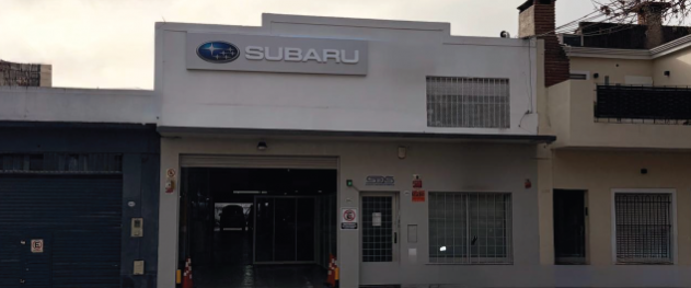 <p>Concesionario Subaru - Fachada del centro de servicios y venta de repuestos de Service Autorizado Dechecchi ubicado en Capital Federal, Buenos Aires, Arg.</p>